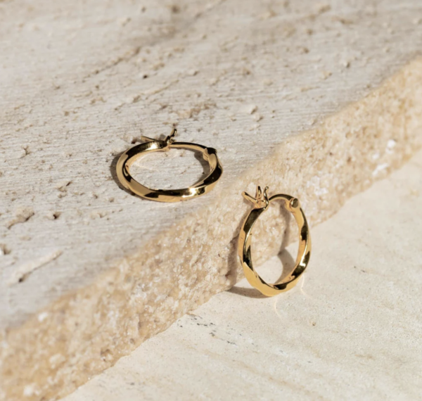 Twisted Hoops - Juni